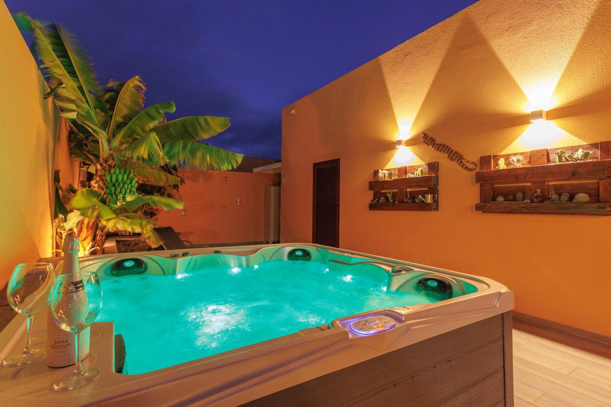 Villa Jacuzzi & Barbecue Ла-Олива Экстерьер фото